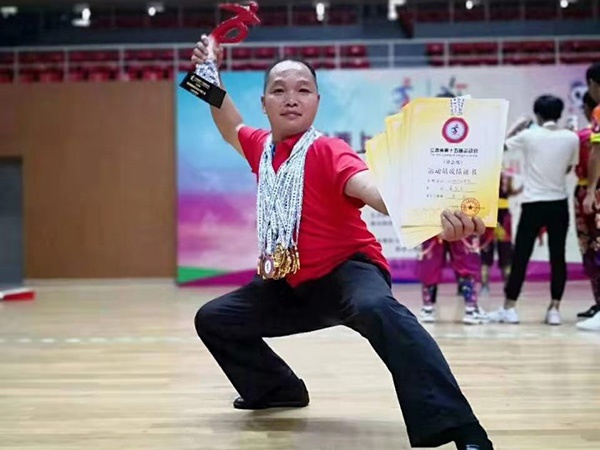 谭小兵